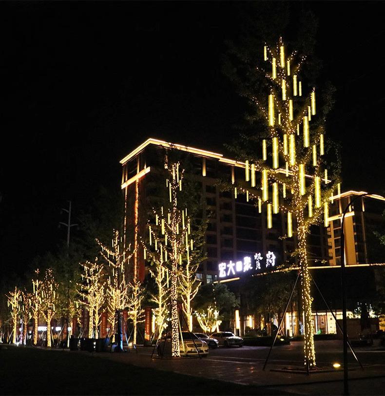 Waterproof Outdoor LED Meteor Shower Tree Lights: Decorative Hanging Lights for Courtyard and Christmas.