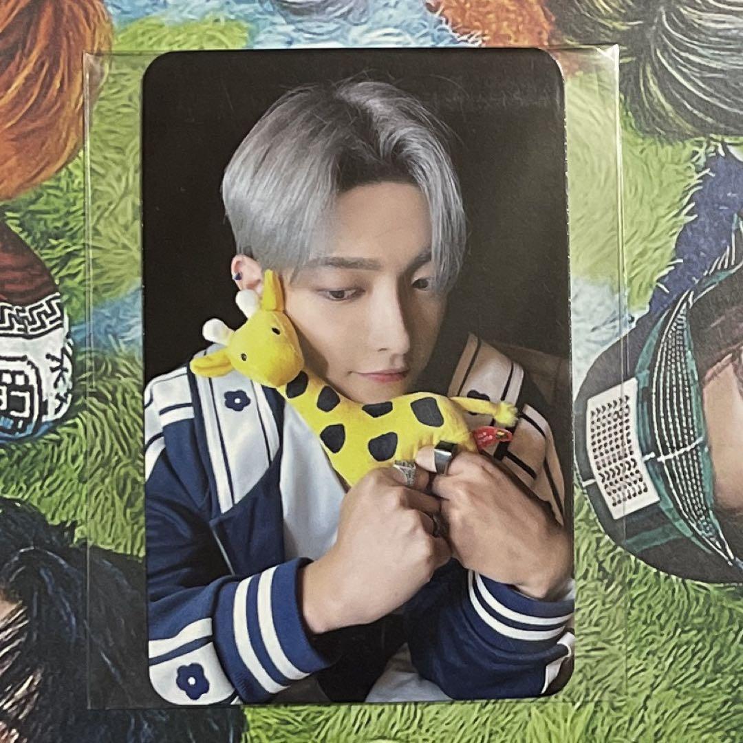 

[USED] Hongjoong ATEEZ OUTLAW Fromm store Lakidro trading card