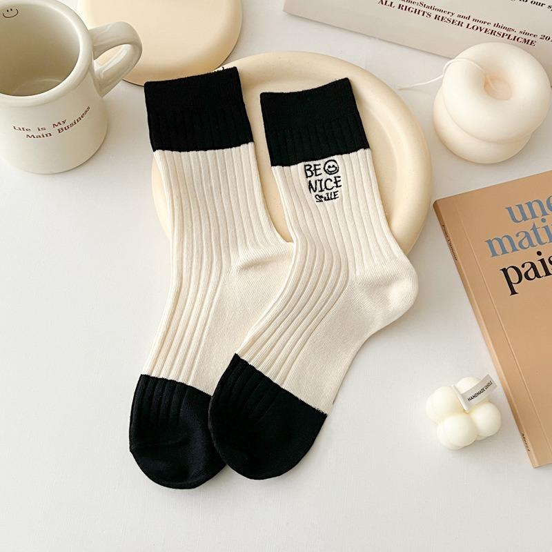 5 Pairs of Women's New Style Matching Color Letter Embroidery In The Tube Stack Socks