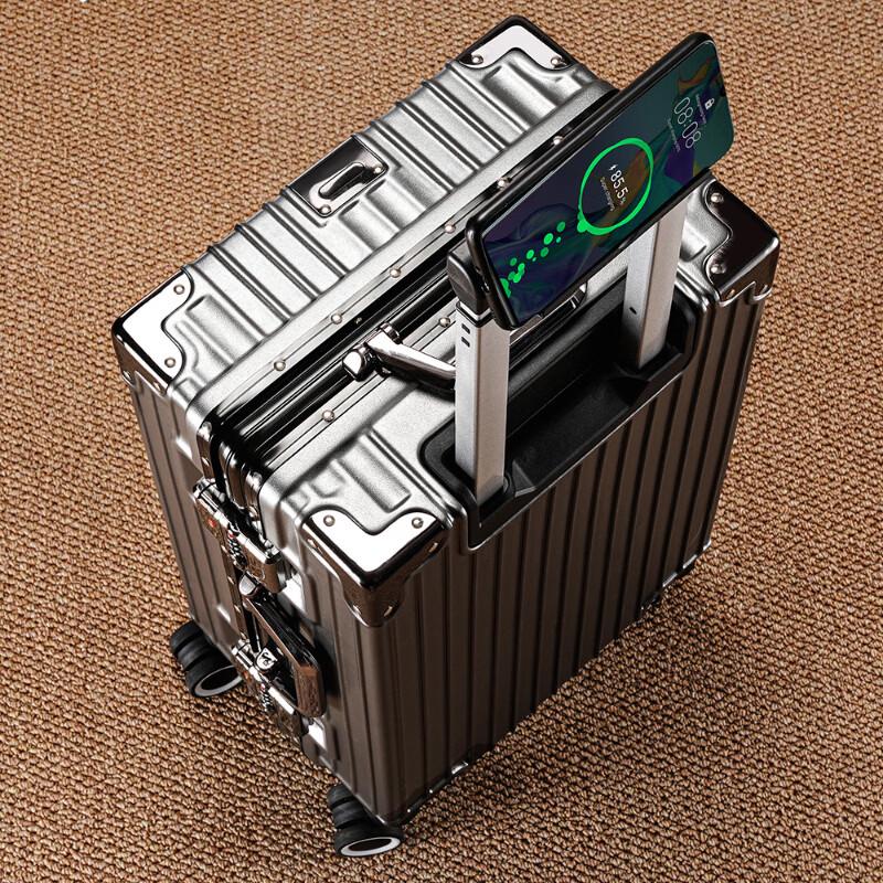 Li Shen Carry-on Luggage with Aluminum Frame