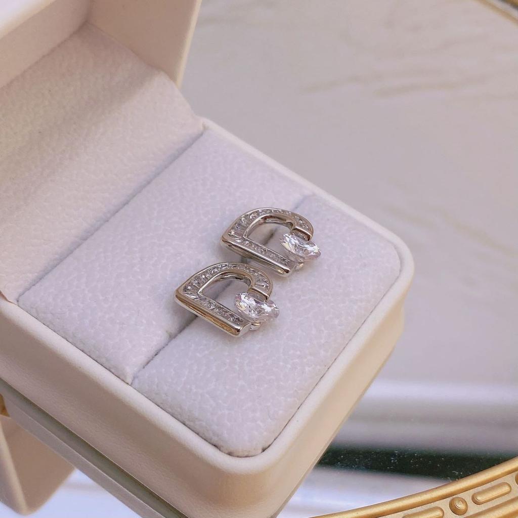 Star light point D letter diamond earrings niche design sense unique exquisite light luxury temperament versatile stud earrings