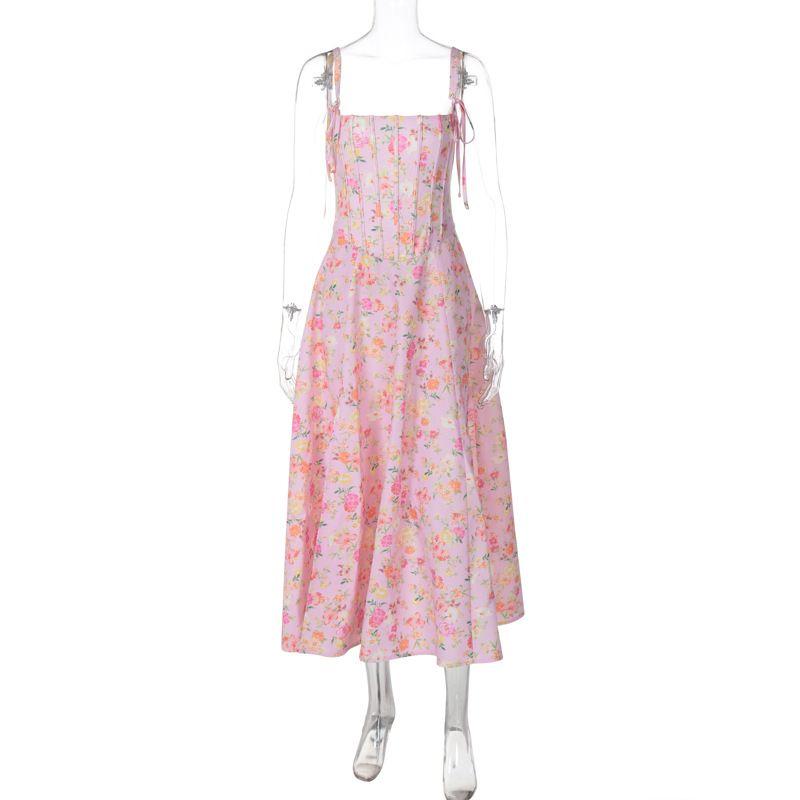 

Фрагментированное платье-сарафан на косточках с цветочной лоскутной отделкой и косточками, обхватывающее грудь Pink L