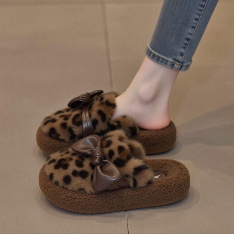 Schmale Schleife Koreanische Version Halbschuhe Flauschiger dicker Boden Baumwolle Hausschuh erhöht die Höhe und hält warm Design-Sinn, eine Pedal-Taschenspitze