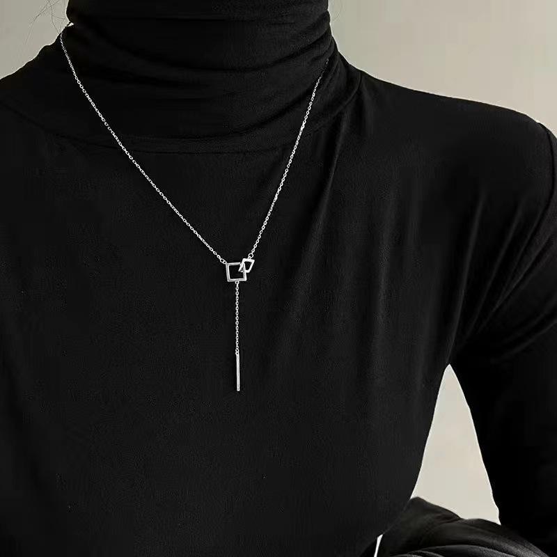 

Light luxury niche necklace women s new trendy long design sweater chain autumn and winter advanced sense, temperament matching