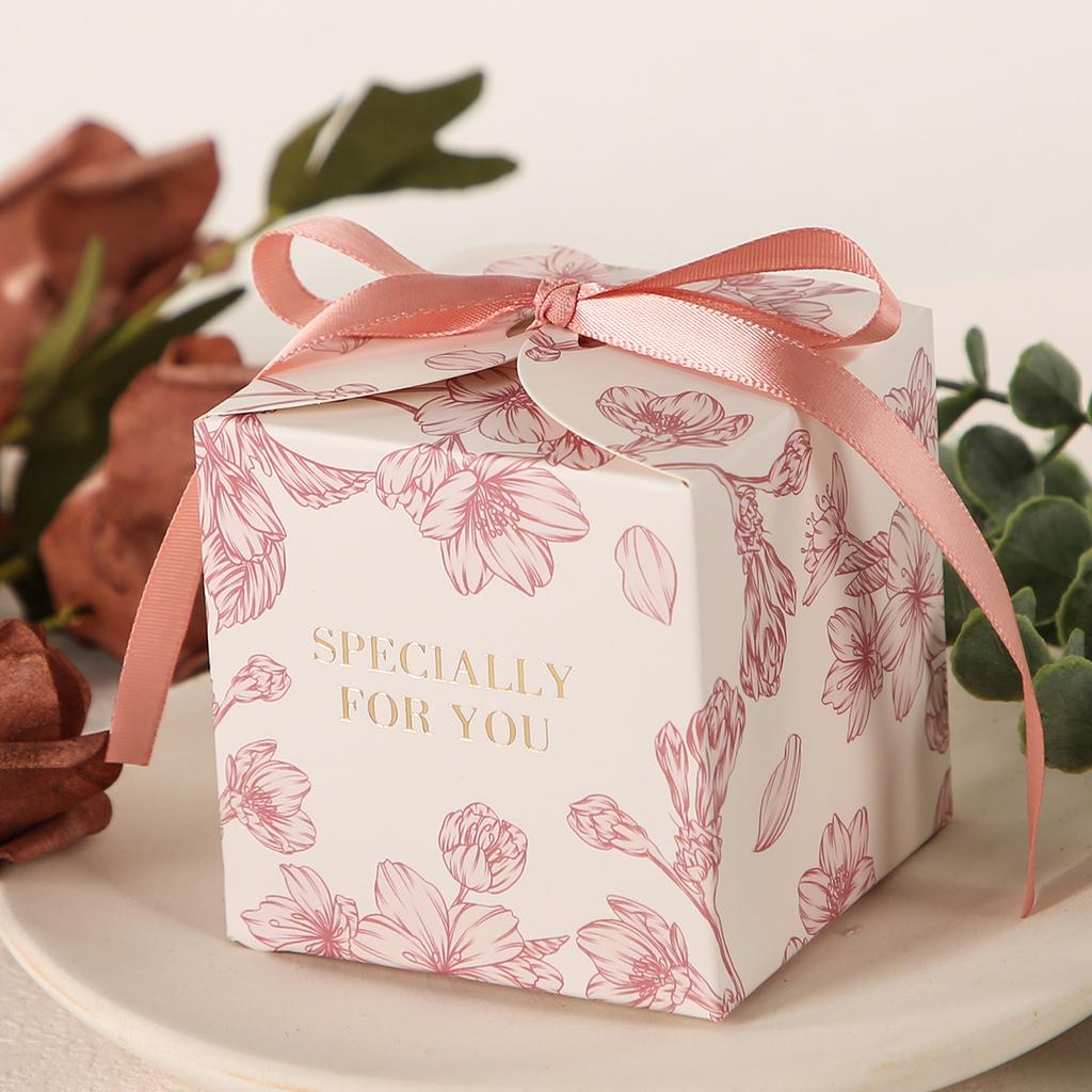 30 ks/sada Kreativní Jednoduchá Krabička na Sladkosti Víceúčelová Dárková Krabička Vhodná na Svatby, Narozeniny, Oslavy, Velikonoce, Balení Dárkové Krabičky(7*7*7 cm)