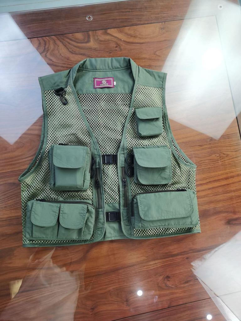 Men's Breathable Multi-Pocket Outdoor Vest for Fishing, Photography, and Workwear