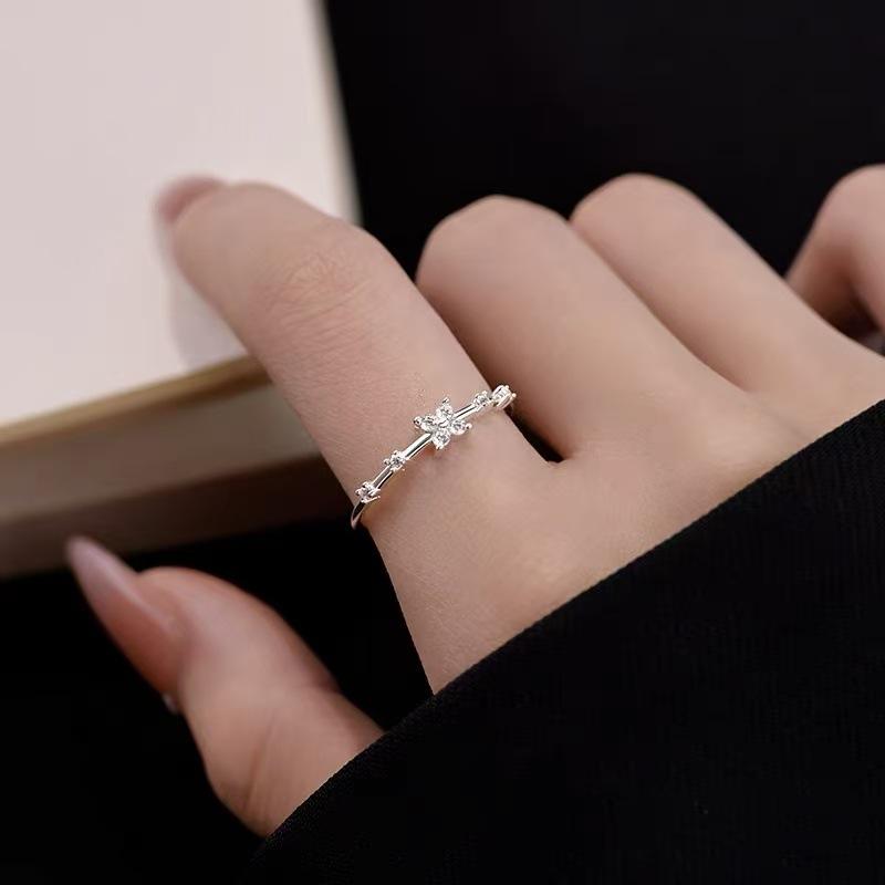 Female Adjustable Niche Light Luxury Flower Ring opening adjustable