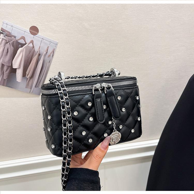 

Корейская версия модной ромбовидной сумки-цепочки Xiaoxiangfeng женская 2025 весна новая коробка маленькая квадратная сумка простая сумка через плечо чёрный