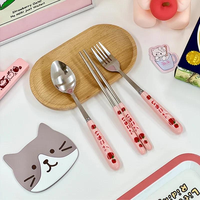 1set Korean Style Cute Strawberry Chopsticks Spoon Fork Cutlery Set with Box Portable Stainless Steel Tableware Kitchen Utensils
