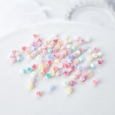 Nail art – Strass e decorazioni per unghie