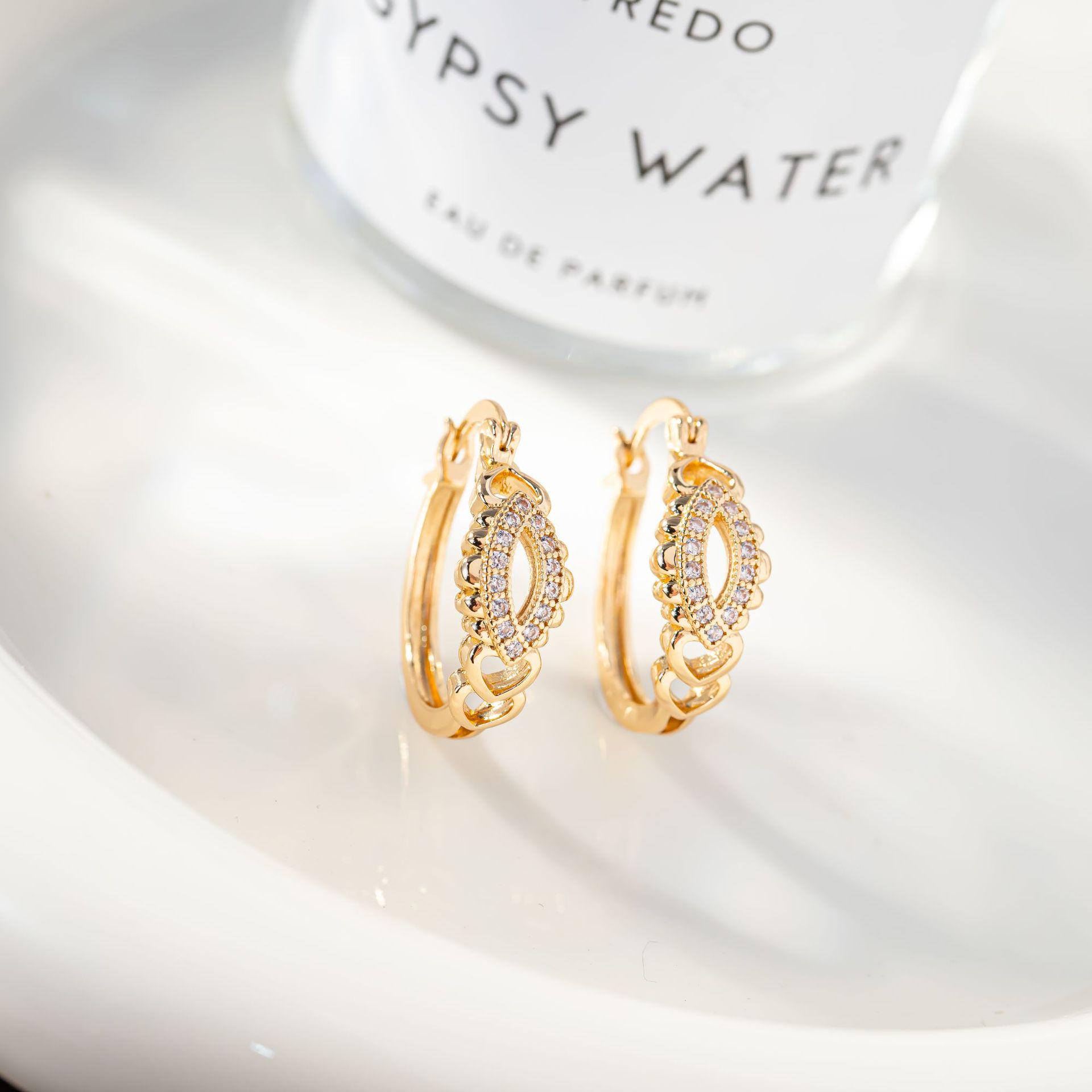 Luxury Full Diamond Heart Stud Earrings with Shining Zirconia - New Trend in European and American Fashion