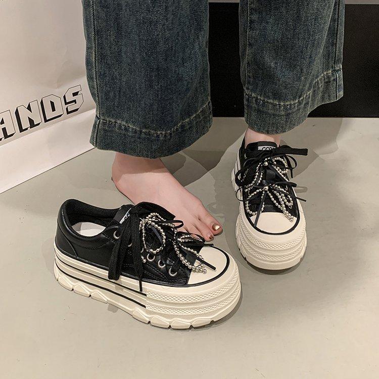 Bow beaded white shoes women's thick-soled muffin shoes 2025 spring new small height-increasing shoes casual board shoes