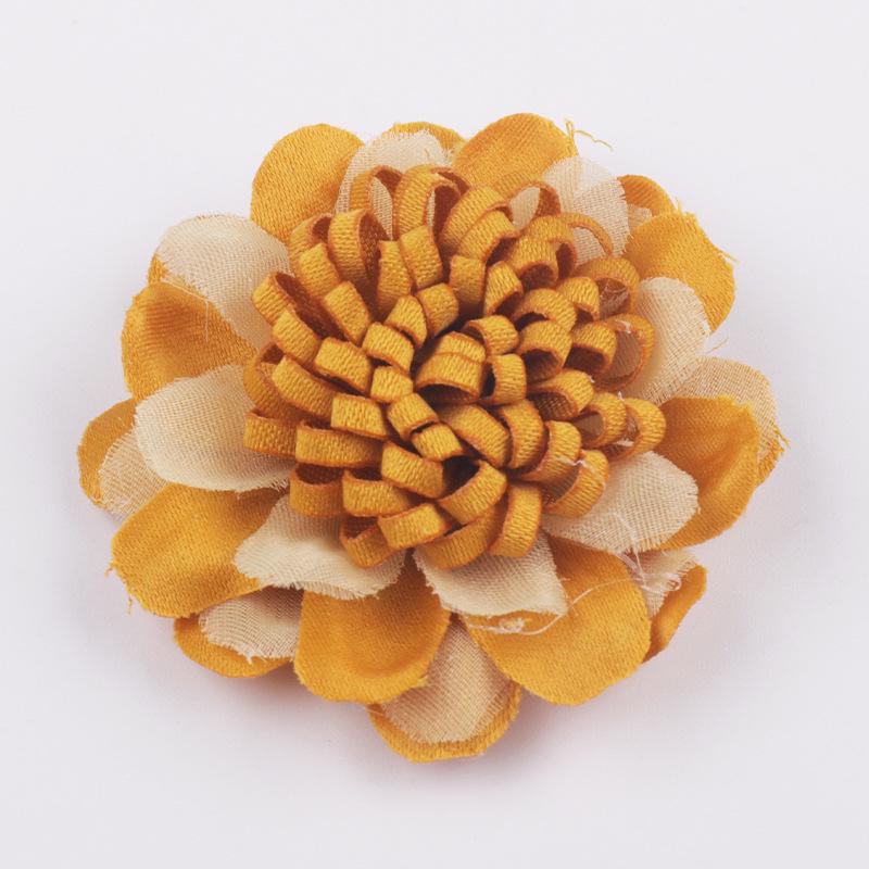 

Сделанные вручную кожаные аксессуары для волос и одежды