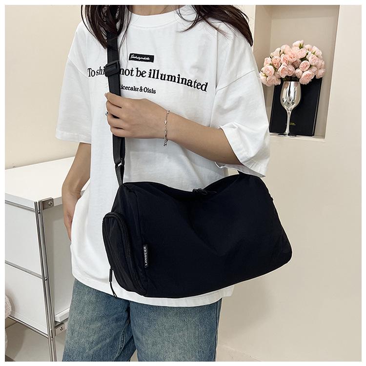 Women's 2025 Trendy Large Capacity Crossbody Pillow Bag – Versatile Casual Travel Shoulder Bag