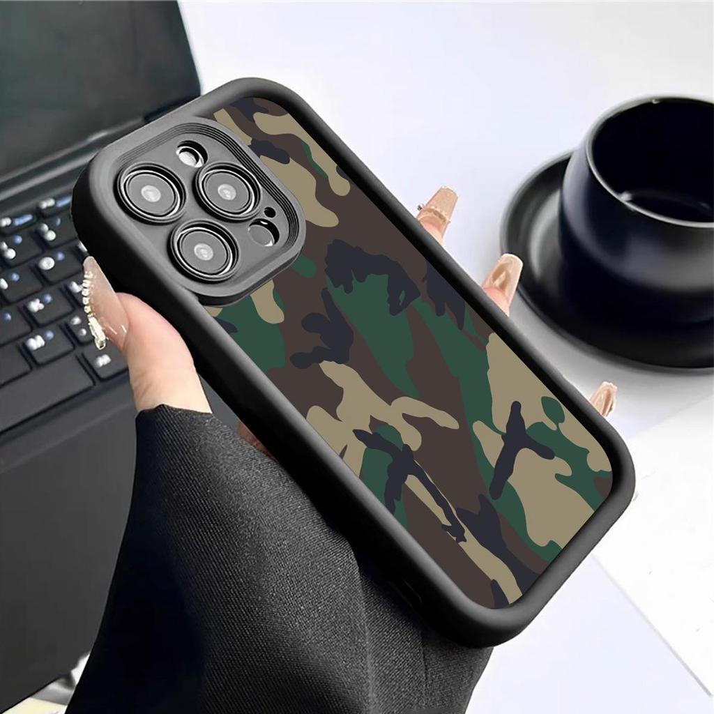 Military Sandstone Black Groove iPhone 15/16/17 Protective Case