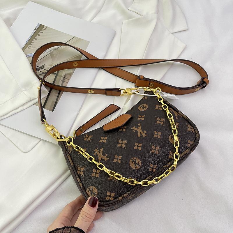 

Retro casual armpit bag 2024 new fashionable and beautiful personality trend women s simple shoulder messenger bag small square bag