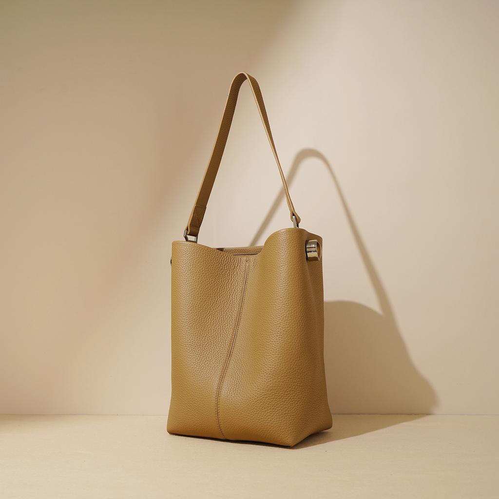 Bucket Bag Women's 2025 Simple First-layer Cowhide Tote Bag Niche Large-capacity Versatile Tablet Commuter Shoulder Bag