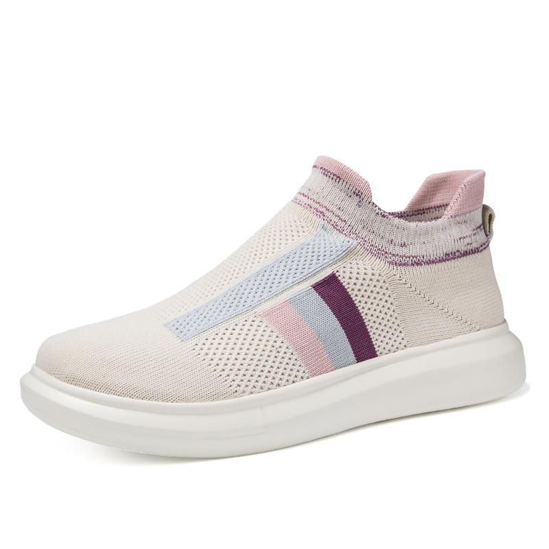 The New Casual Sports Shoes Are Comfortable and Fashionable. Men's and Women's Running Loafers Are In Large Sizes