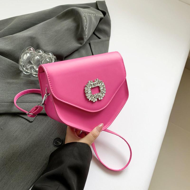 

Trendy 2024 Summer Fashion Saddle Bag For Women Chic Simple Handbag Retro Shoulder Crossbody Bag рожевий червоний колір