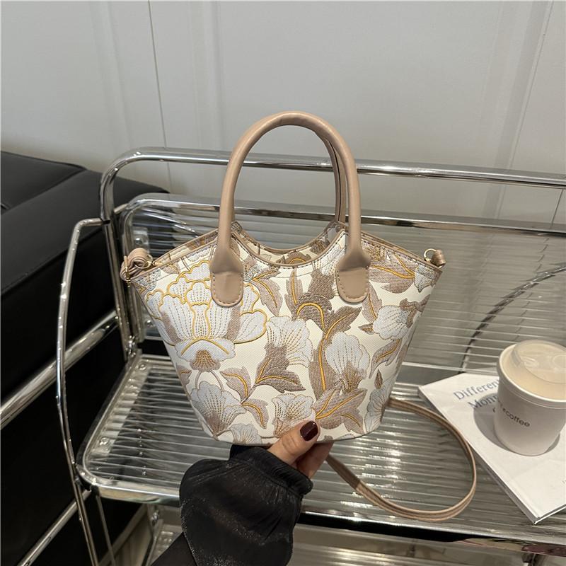 Simple Women's Bag Chinese Style Women's Messenger Bag Retro Shoulder Bag 2025 Summer with Fashionable and Simple Square