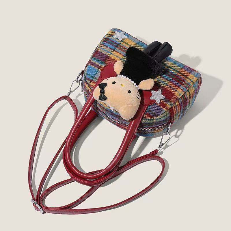 Zusammenklappbare PU-Schultertasche Hello Kitty mit rotem Karomuster für den täglichen Gebrauch