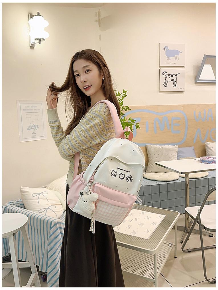 Lightweight Plaid Backpack for Junior High Students - Stylish & Spacious