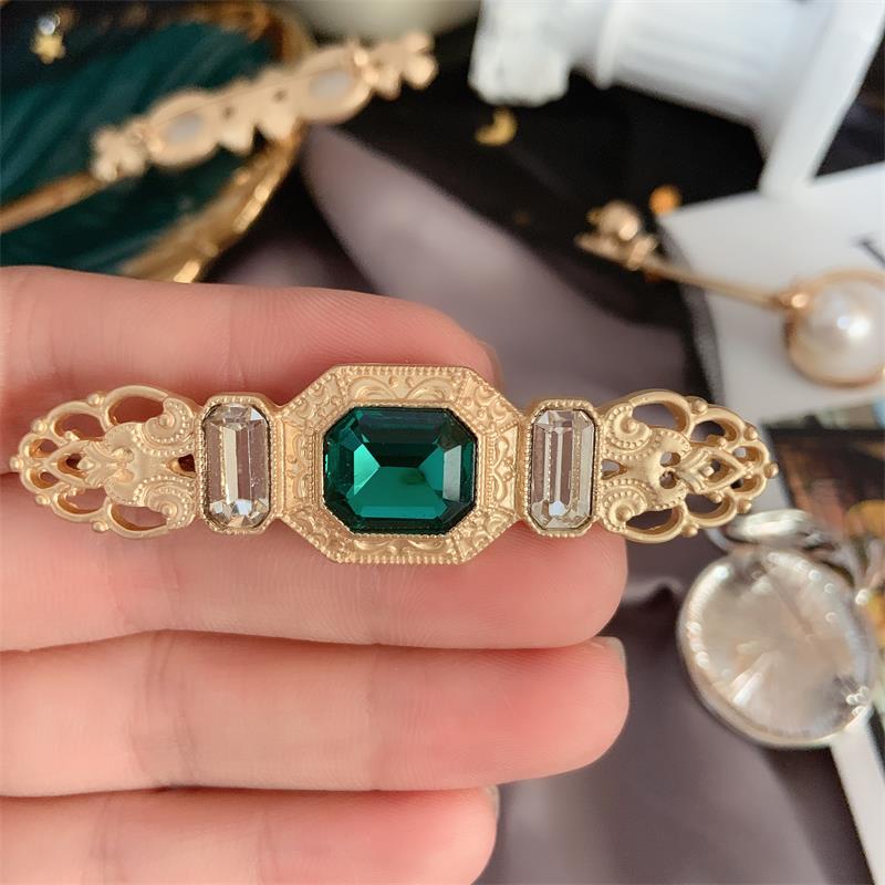 

Винтажная креативная брошь Palace Pearl с изумрудными значками, модные булавки, праздничные броши, аксессуары для женщины