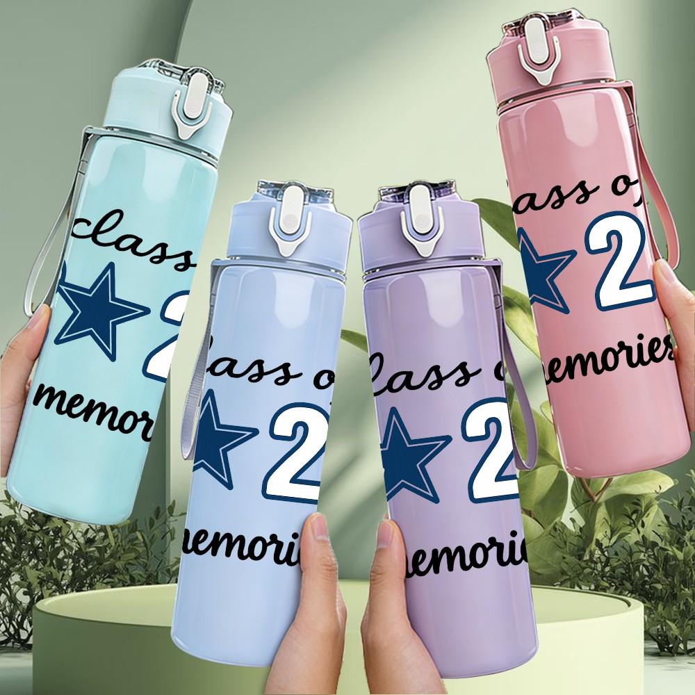 1PC Class Of 26 Memories Text 750ml Color Plastic Sports Water Bottle Leakproof Flip Straw Lid Suitable for Sports Office Home Use