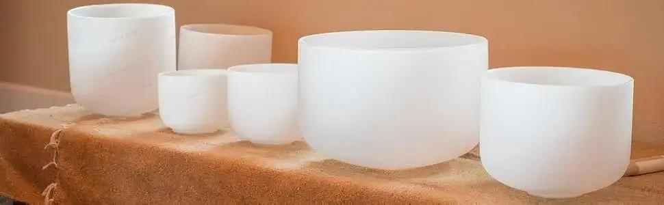 Vente Flash! Excellent prix! Bol chantant en cristal de quartz blanc givré avec base de mise à la terre pour la musique thérapeutique