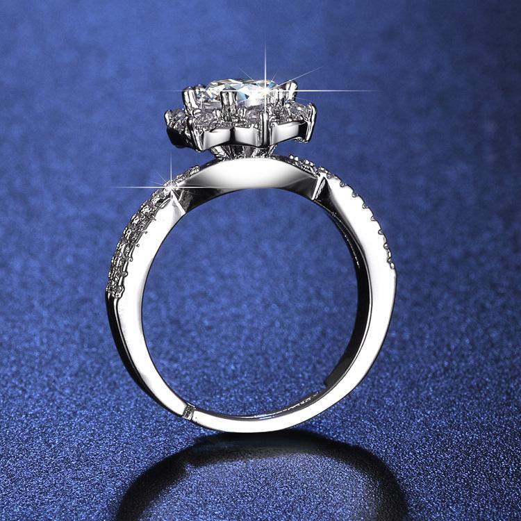 Open Design, Slightly Inlaid with Diamond Button Wall, One-carat Plum Blossom Ring, Female Imitation Moissanite Ring.
