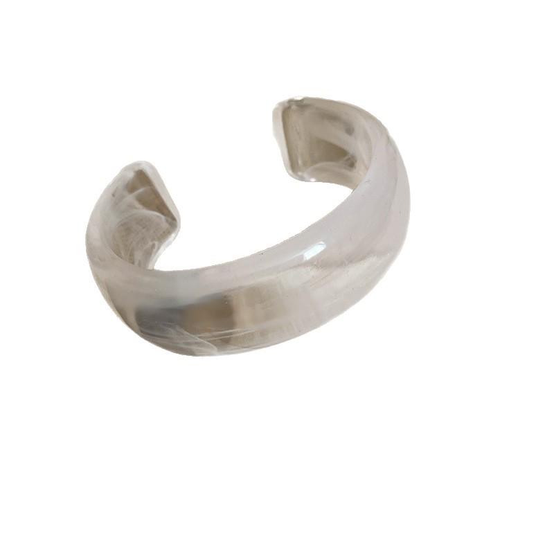 Geometric Open Bangle: Luxurious Modern Bracelet with Minimalist Chic