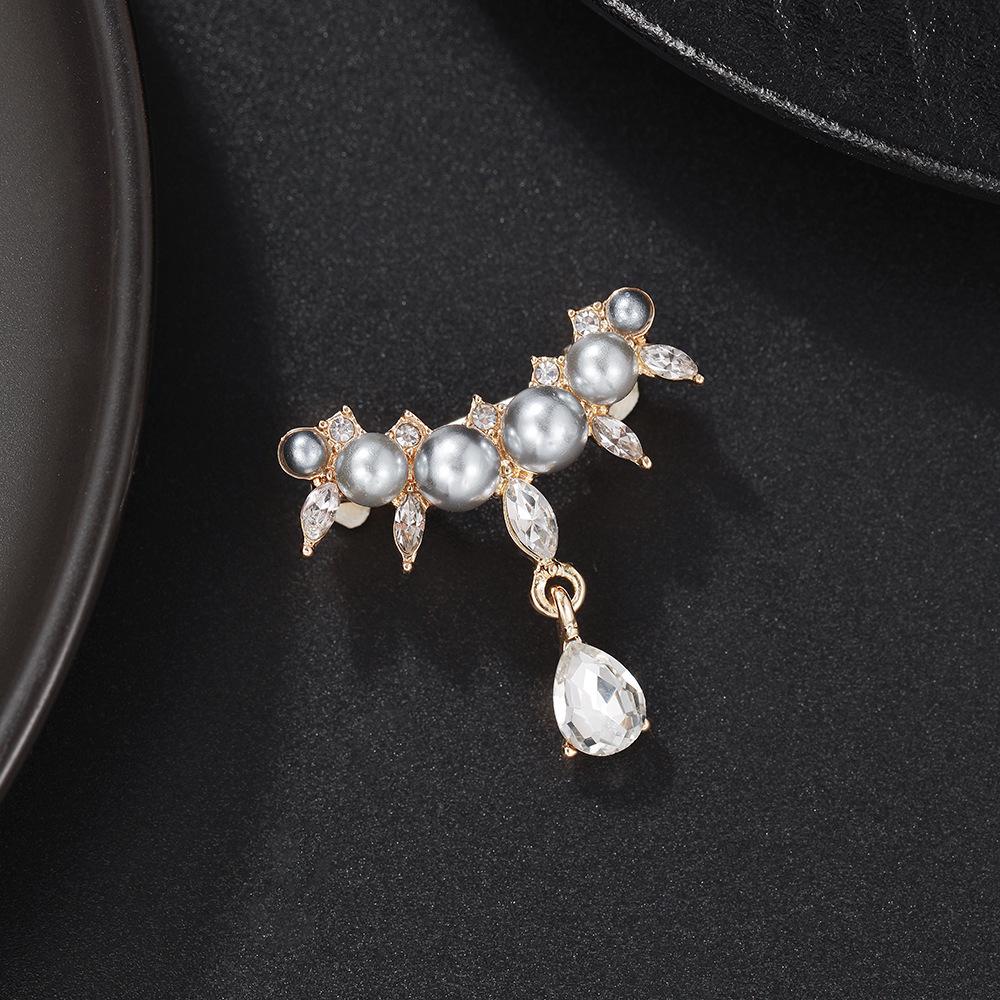 Elegant Pearl Water Drop Brooch High-End Women's Exquisite Tassel Business Suit Corsage Fixed Clothes Malfunction Proof Pin