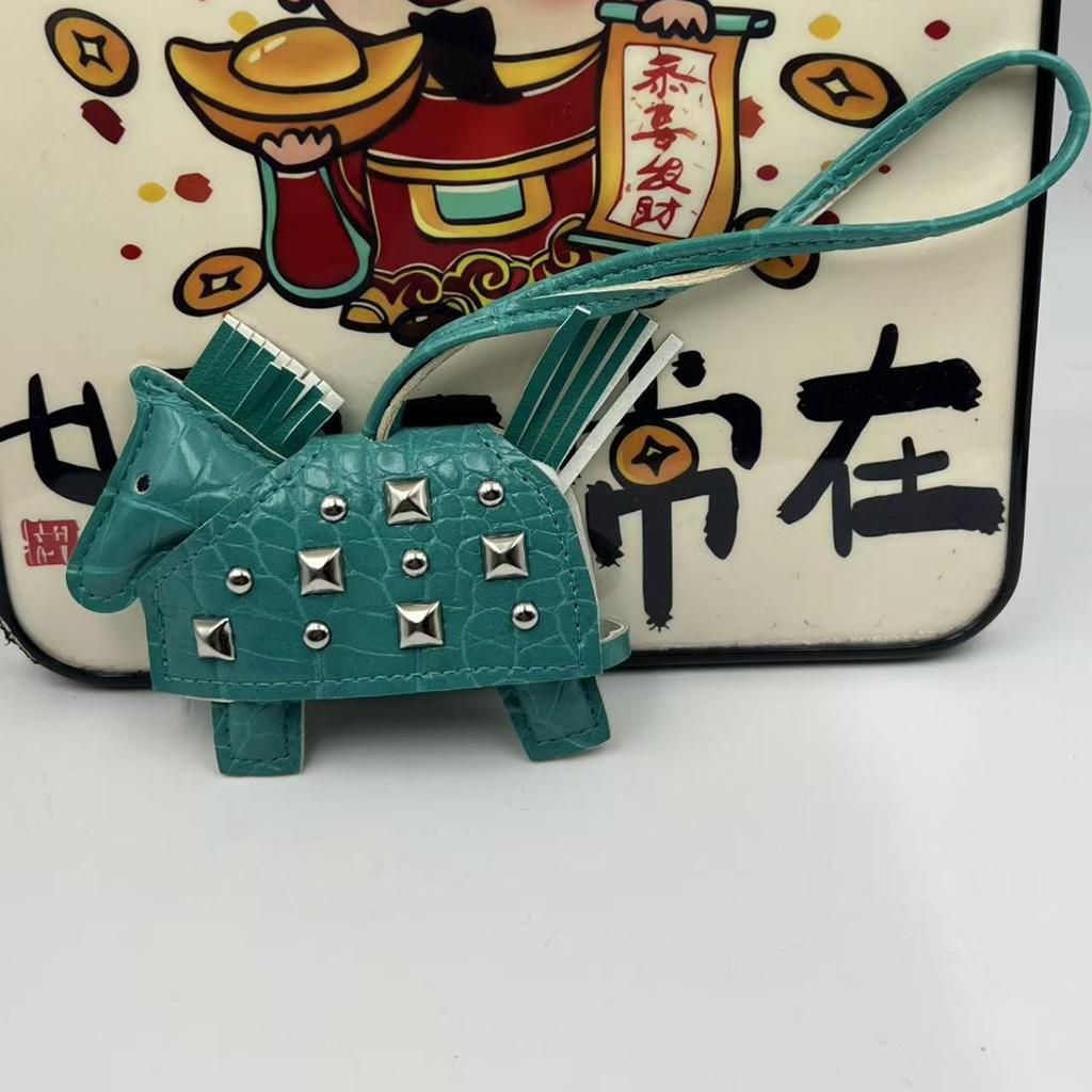 Fashion Silver Rivets Horse Bag Charm Accessories Hand Sewn Pu Leather Foal Pendant Bag Accessory