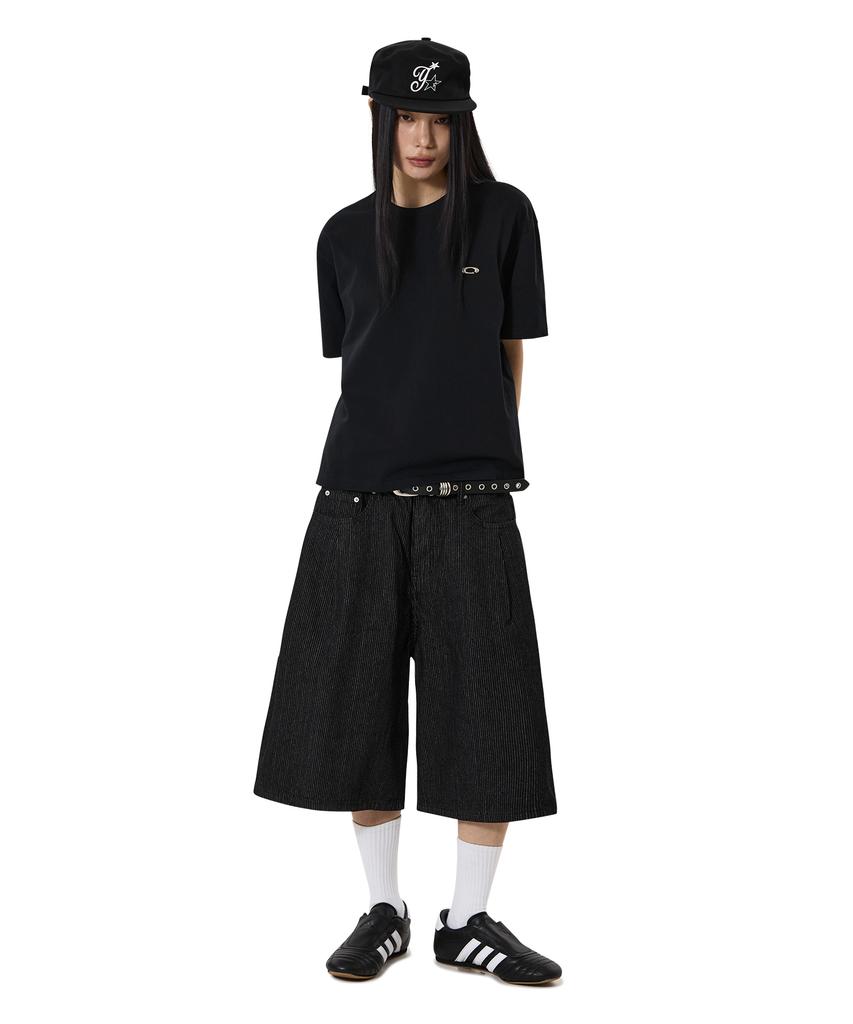 Opeunyadeu(Owai) Metal Logo Crop Tee - Black