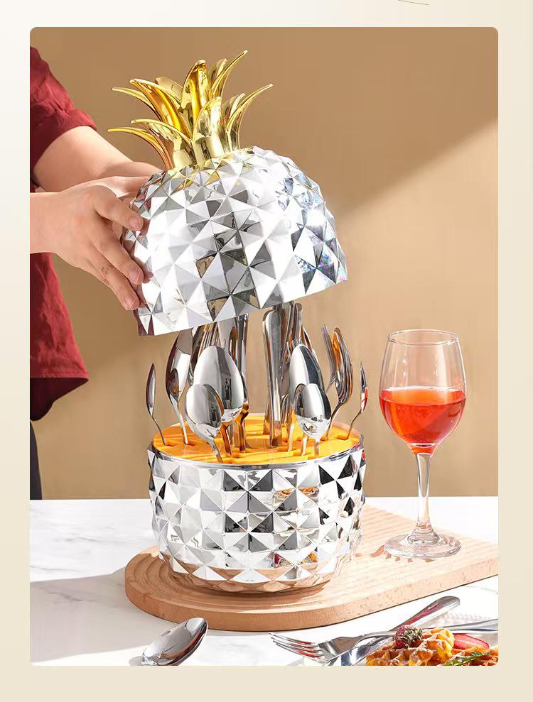 Set di Posate Originale in ABS Acciaio Inossidabile Ananas: Set di coltello, forchetta e cucchiaio di lusso per un'elegante esperienza culinaria.