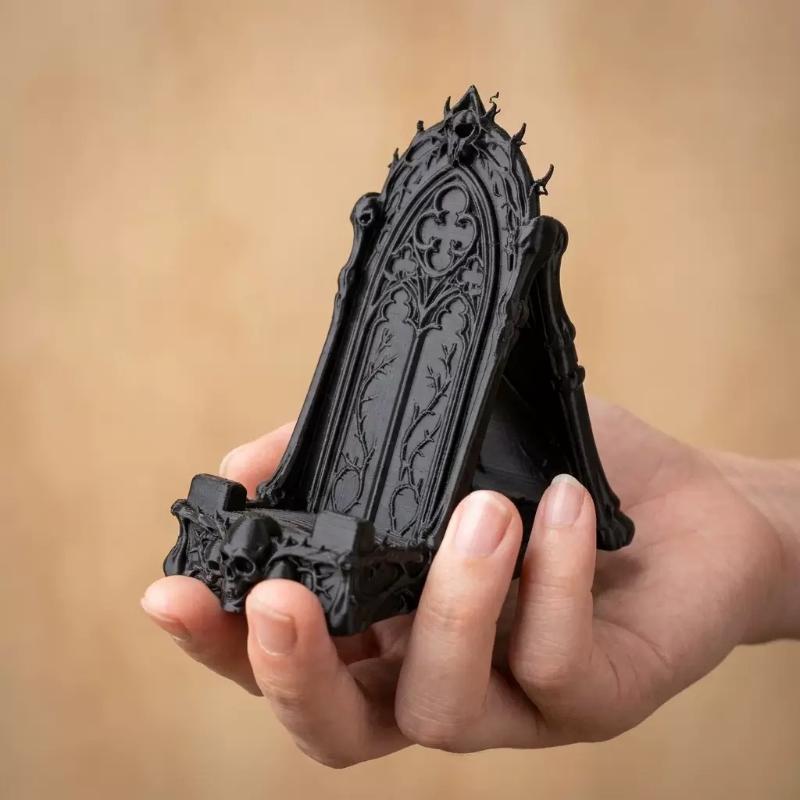 Gothic Skull Phone Stand, Dark Gothic-Style Desktop Phone Holder, Featuring Details Of Skulls And Thorns, Decorative Phone Stand