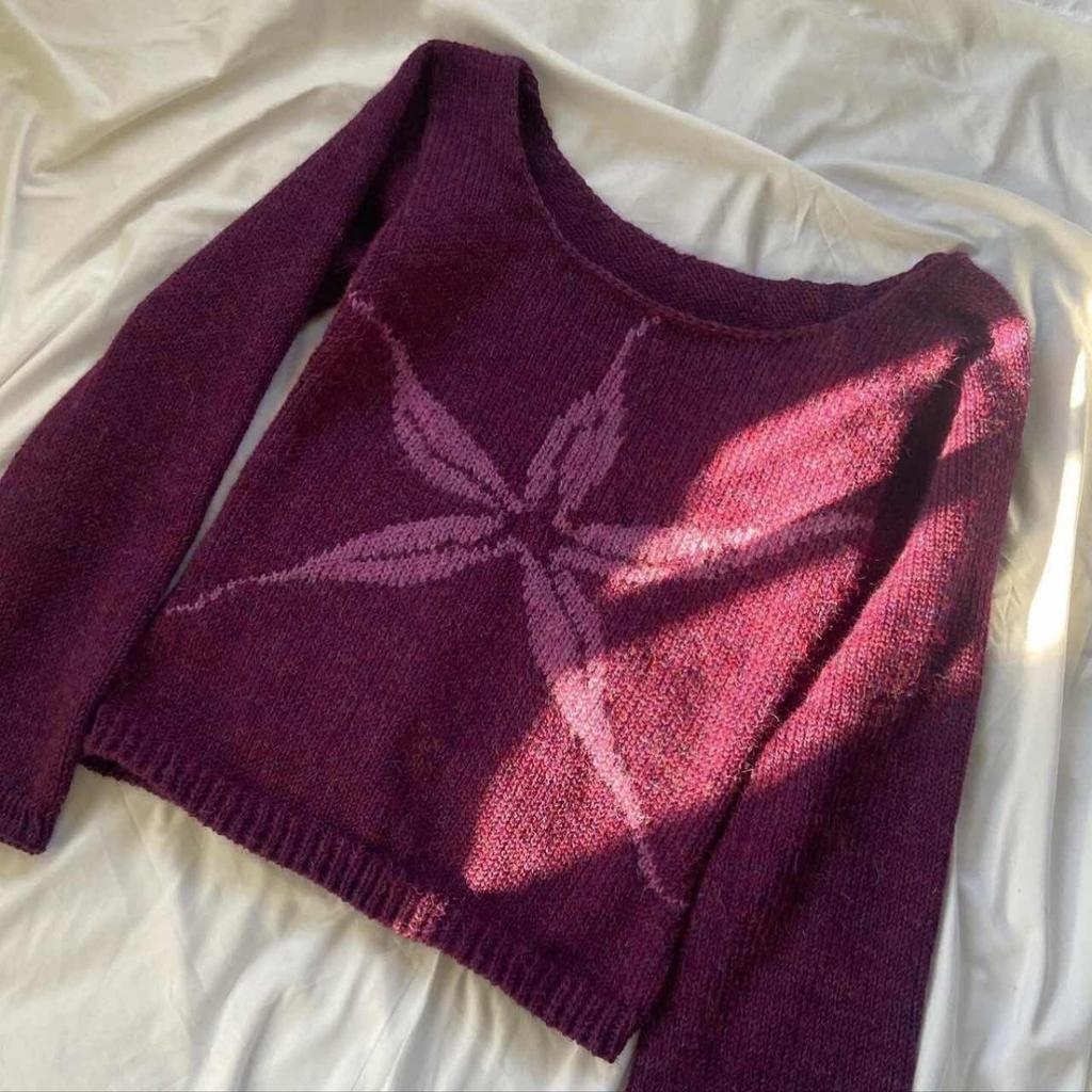 2KWEIRD Dámské pletené topy Odhalená ramena Slim svetr Grafický potisk Dlouhý rukáv Pletenina Y2K Estetika Streetwear