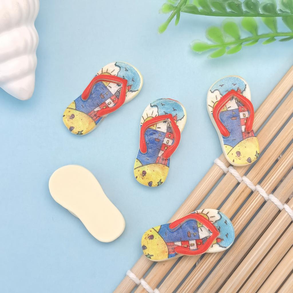 100pcs Simulation Slippers Summer Beach Miniature Accessories Mini Resin Slipper Model Toys for Doll House Shoes Slime Charms
