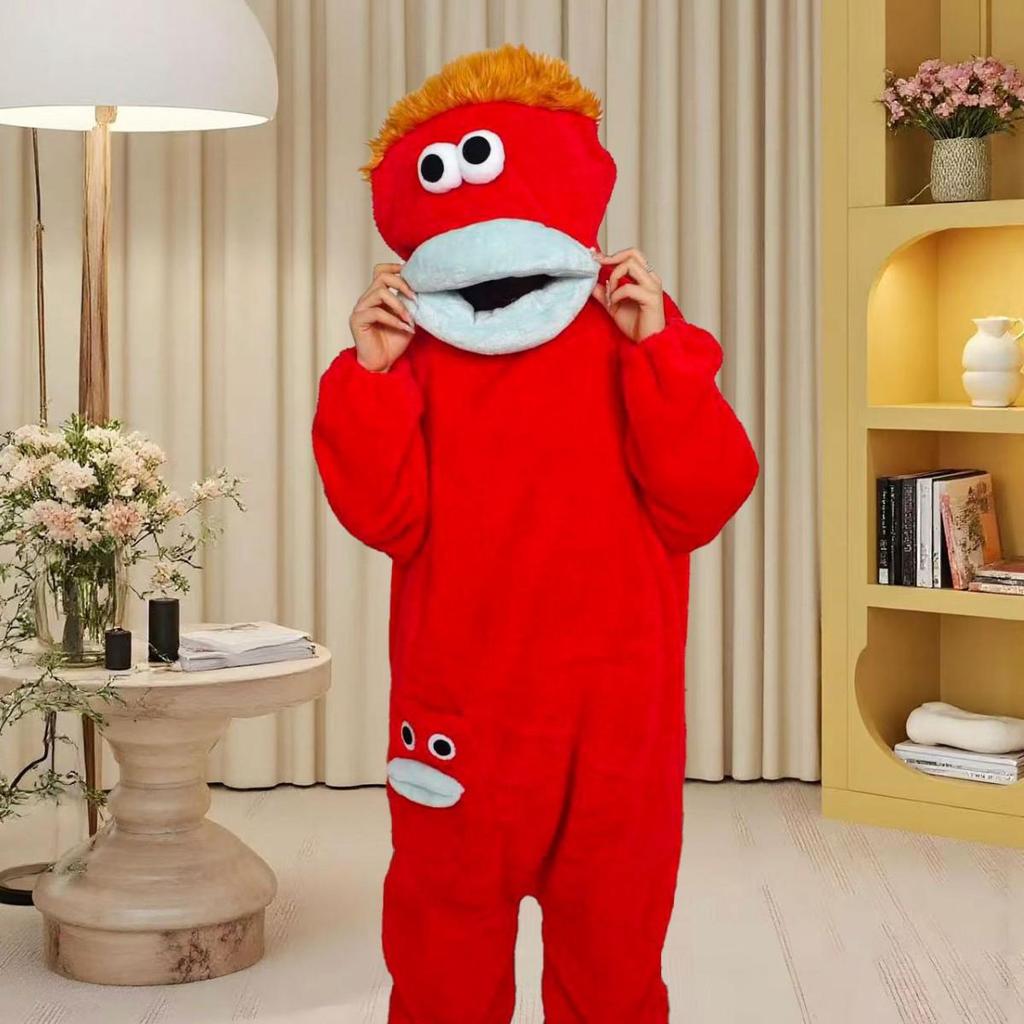 Skurriler Monster-Einteiler - Design mit langem Haar und großem Mund (Winter 2026)