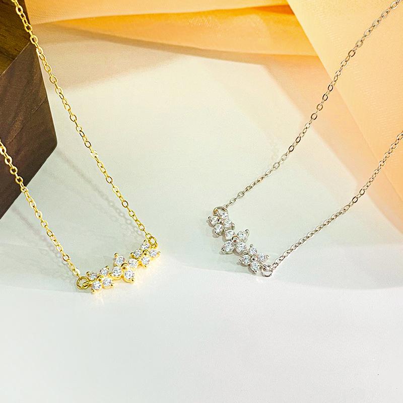 Sweet Flower Necklace for Women, Light Luxury, High Grade, Elegant and Versatile Clavicle Chain