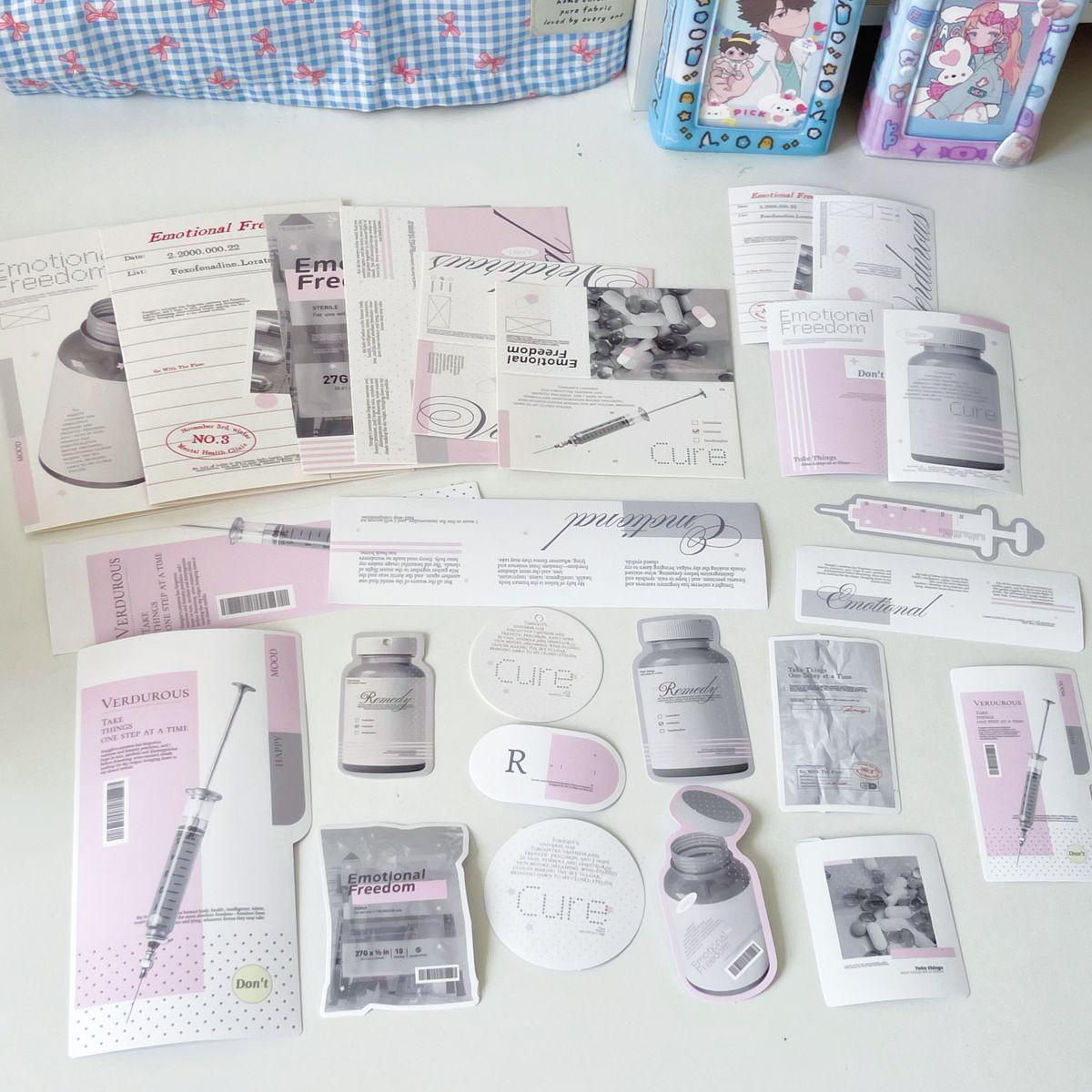 

Cultural & Creative Journaling Set with Decorative Stickers & Fold-Out Cards