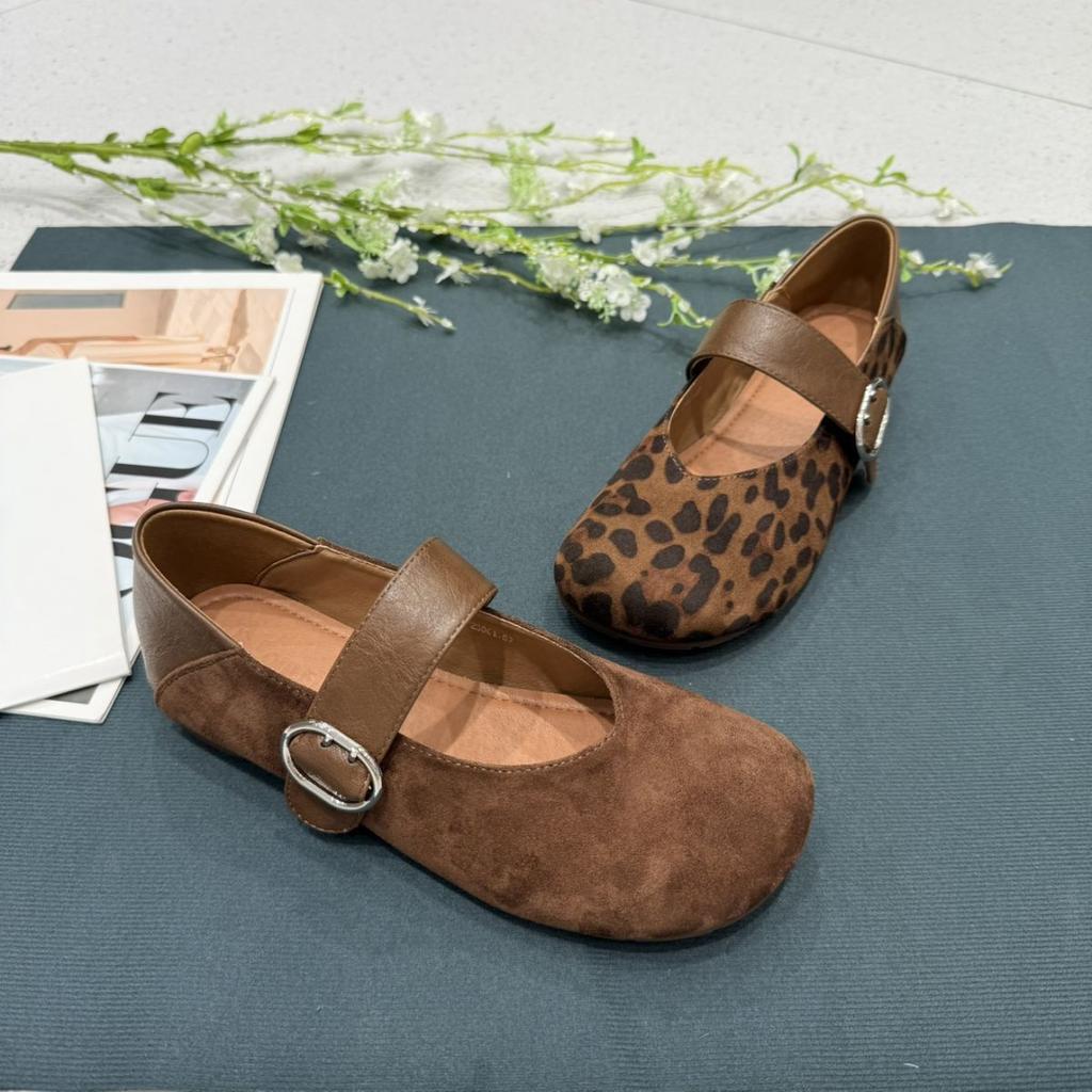 Korean Version of Round Head Suede with Single Shoes for Women In the Autumn of 2025, New Retro Leopard Print Fashionable Mary Jane Small Leather Shoe