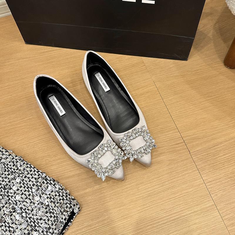 French Pointed Commuter Single Shoes Women's Spring and Autumn 2025 New Shallow Mouth Versatile Rhinestone Square Buckle Temperament Flat Botto