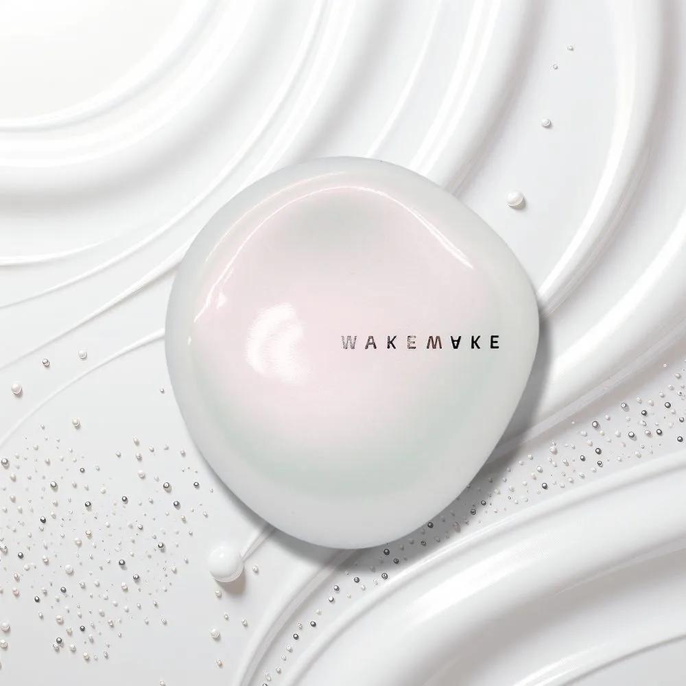 

WAKEMAKE Water Glow Coating Cushion 11g / SPF50+ PA++++ No. 19 Porcelain