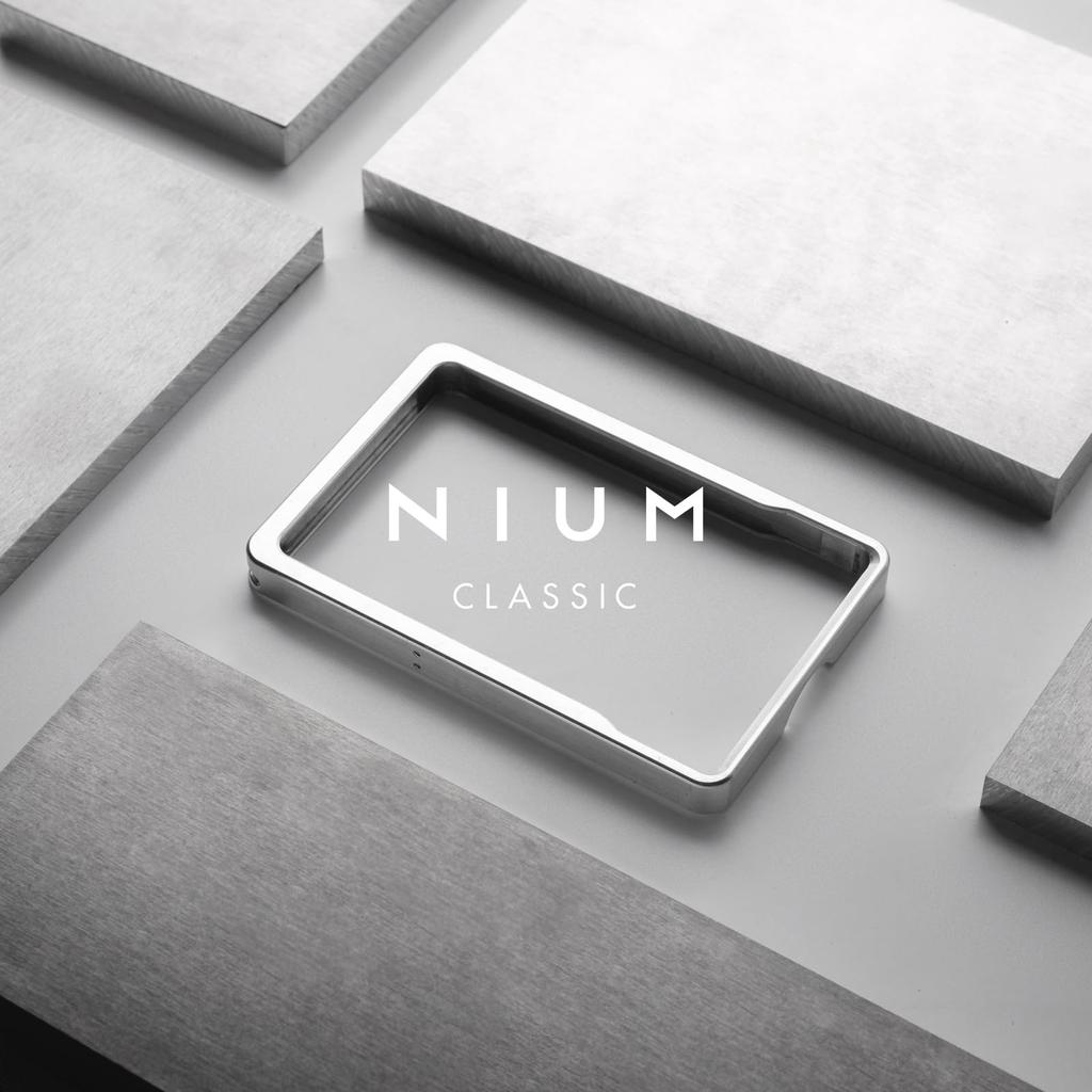 Kortfodral Tunt Tillverkat i Japan Duraluminium Hårt IC Kort Touch Betalningskompatibelt Kreditkortsfodral Korthållare Silver [Nium Classic] Herr