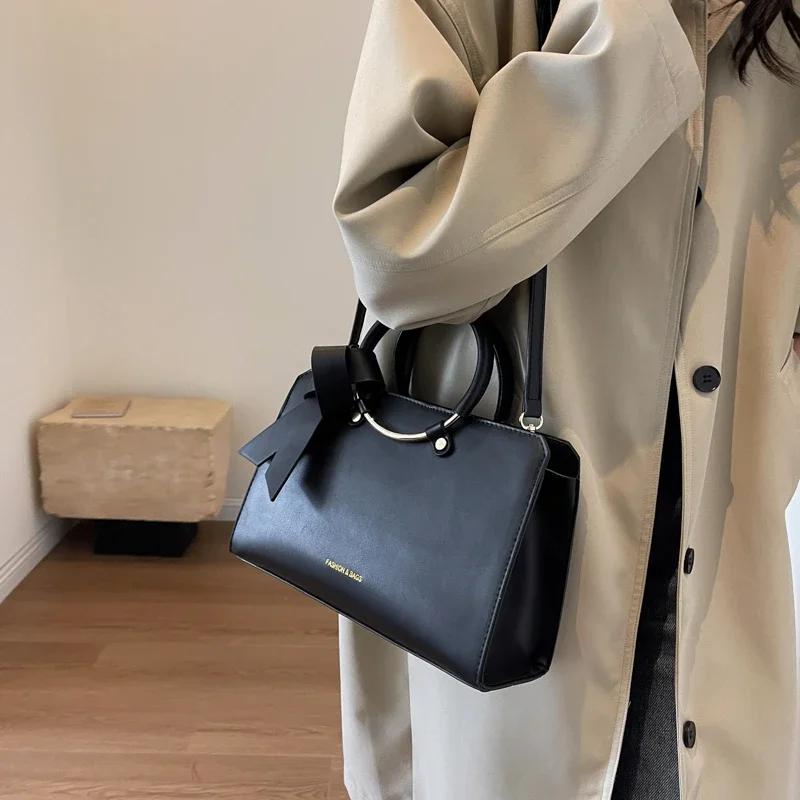Women's Bag New stylish portable work Travel large capacity Simple and versatile style bag