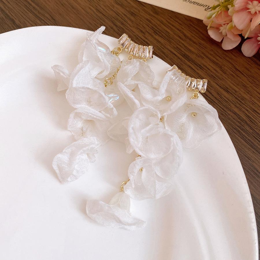Silver needle zircon chiffon flower fringed earrings, new holiday style fresh and sweet stud earrings, niche high-end earrings women