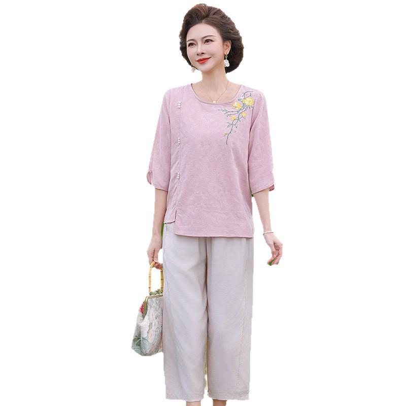 Mom's 2026 Chinese Embroidered Mid-Sleeve Shirt - New Loose Slimming Top for Middle-Aged Women