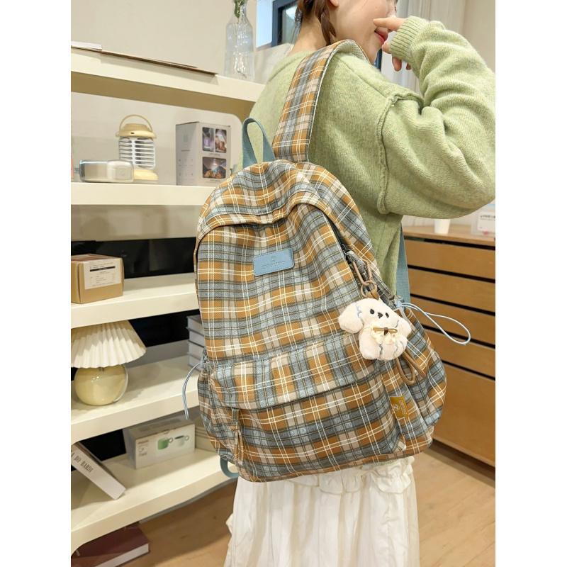 Autumn and Winter Vintage Plaid Schoolbag for Female Students, Stylish and Attractive College-style Backpack, Versatile and Ligh