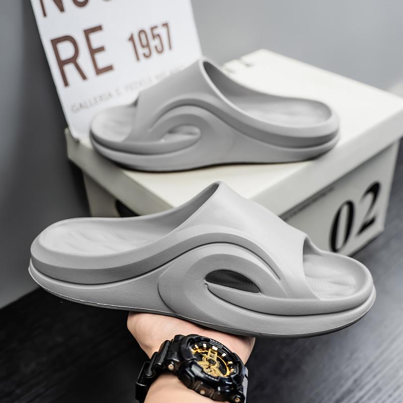 Trendige Herrenhausschuhe, leichte und atmungsaktive Ein-Wort-Hausschuhe für zu Hause, lässige Hausschuhe, coole Herrenhausschuhe